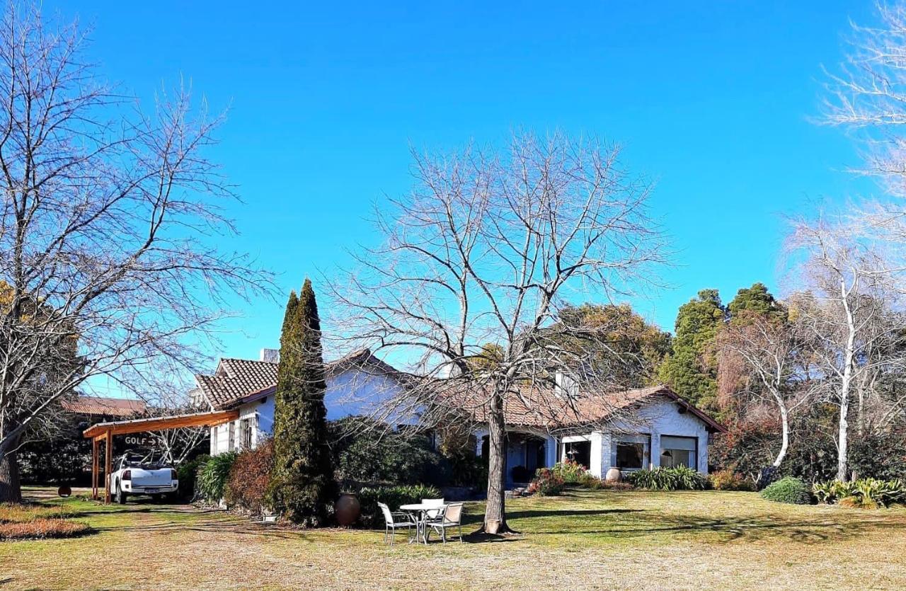 Golf - Casa De Huespedes Villa Tandil Bagian luar foto