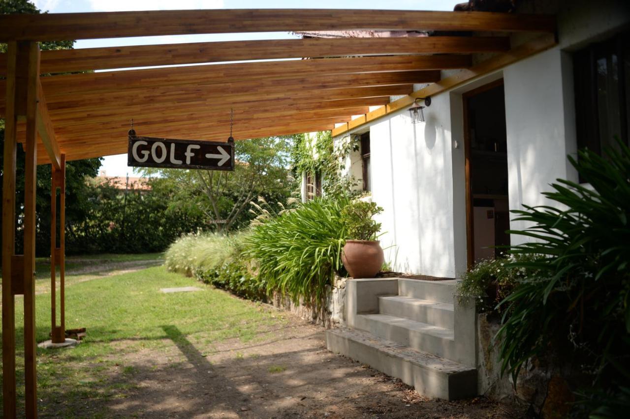 Golf - Casa De Huespedes Villa Tandil Bagian luar foto